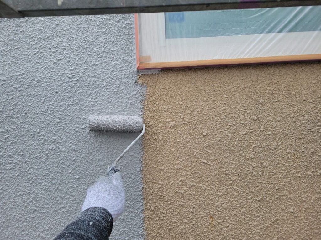 外壁の中塗り