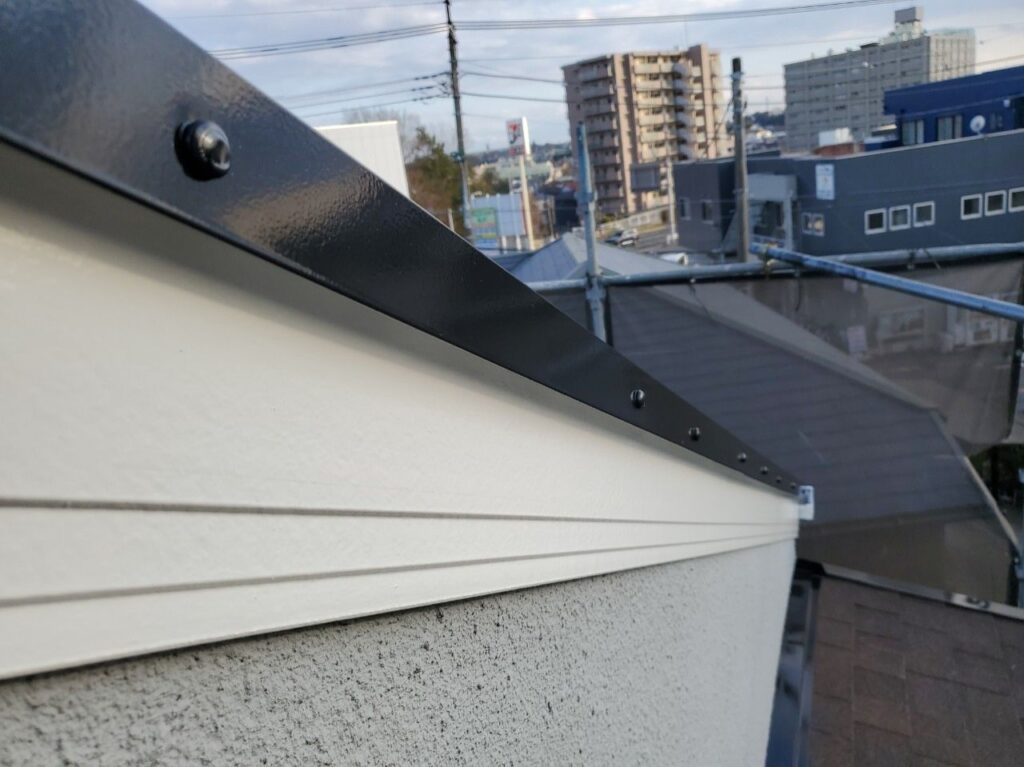 棟板金の釘の頭打ち