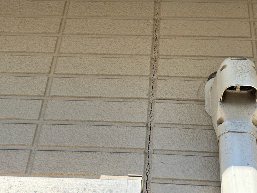 劣化した外壁シーリング