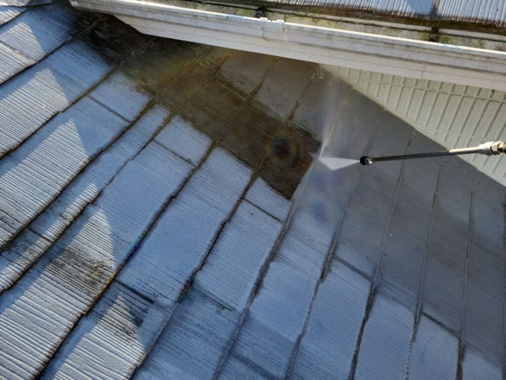 屋根の高圧洗浄