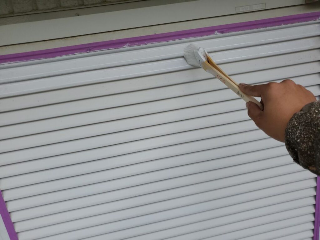 雨戸の錆び止め塗装