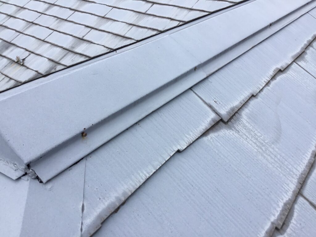 屋根の棟板金の釘浮き