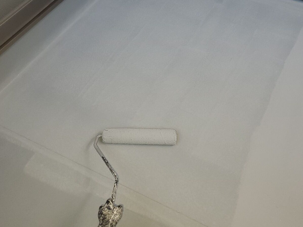 バルコニーの中塗り