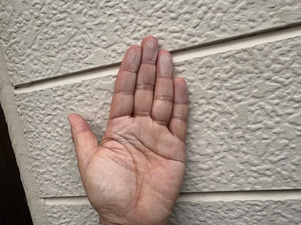 チョーキング現象を起こしている外壁の様子