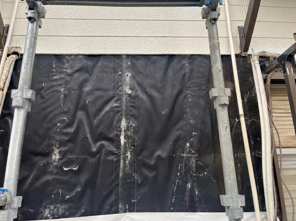 劣化しているサイディングの撤去