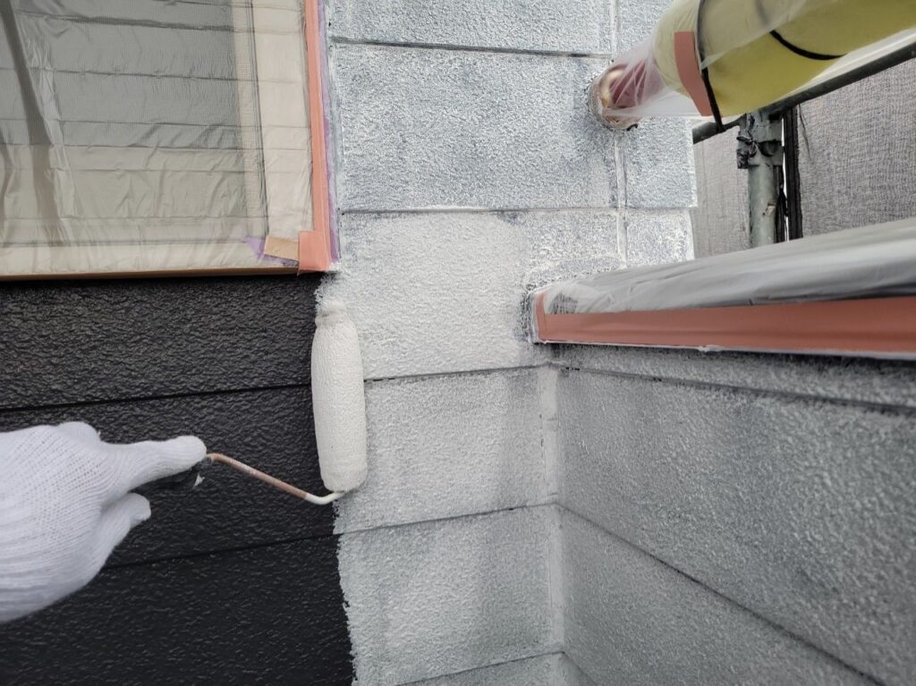 外壁の下塗り