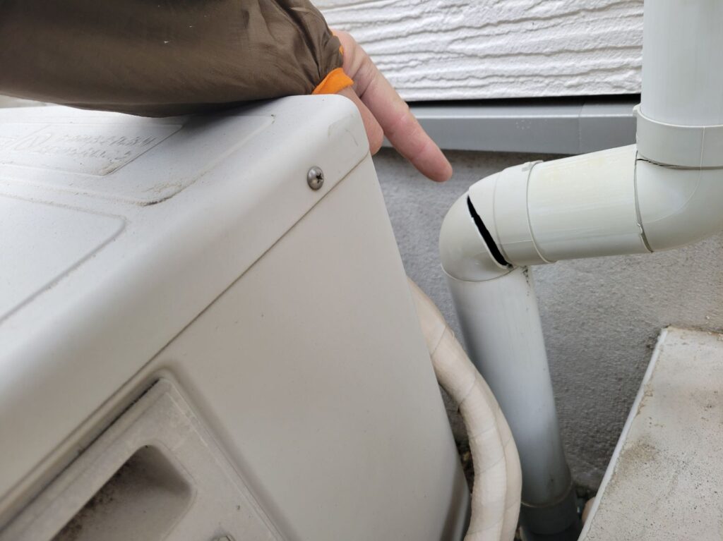 破損した雨樋