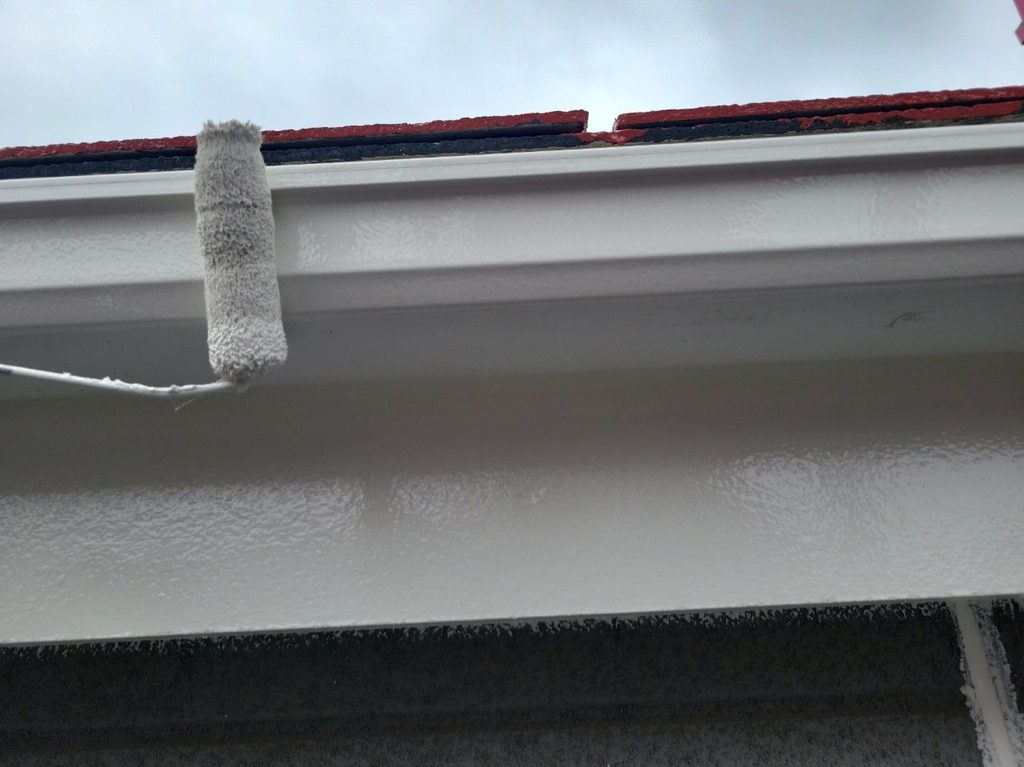 雨樋塗装　施工中