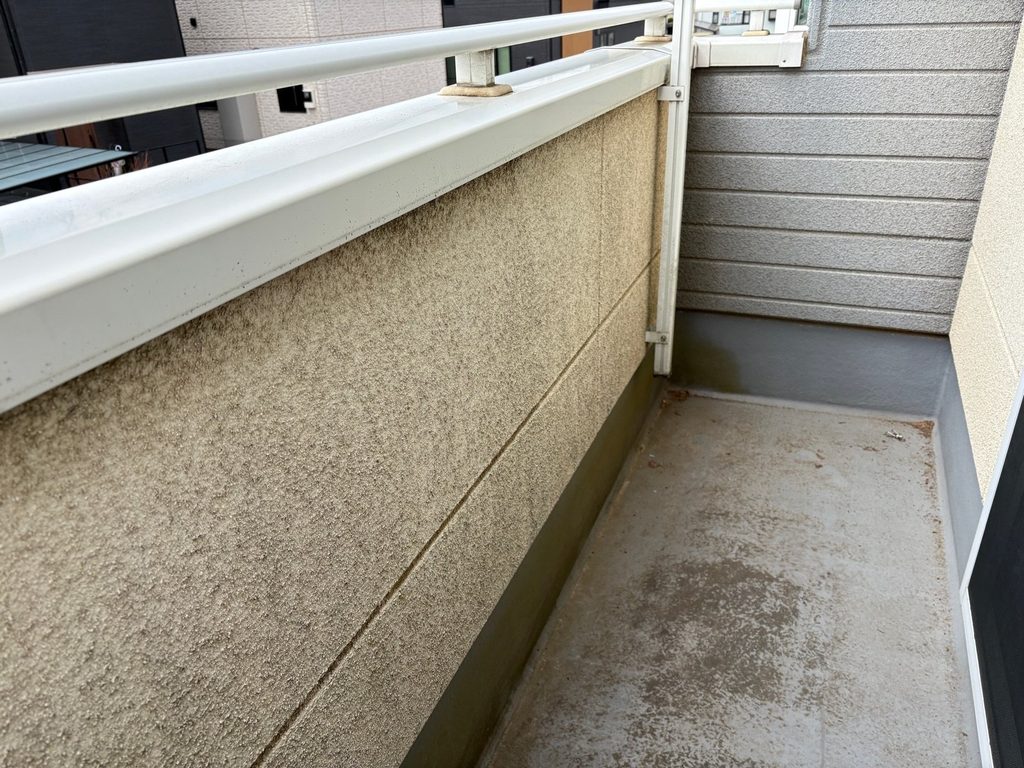 防水塗装が必要なベランダ