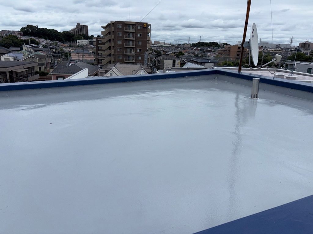 防水工事後の塔屋の屋根全景